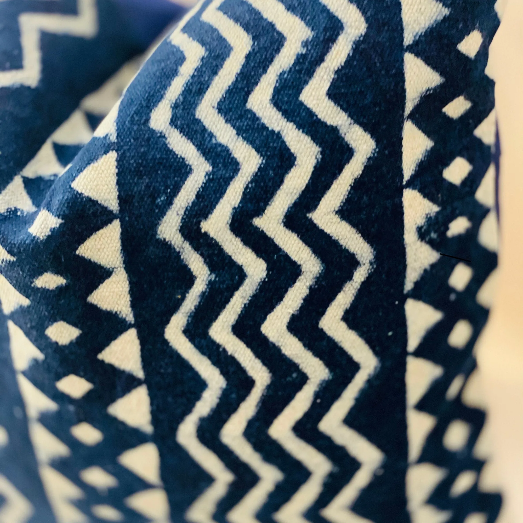 African Indigo pillow, Indigo Mud Cloth Pillow Case for Couch, Boho Throw Pillow in size 18 x 18, Indigo Blue, Boho Home Decor