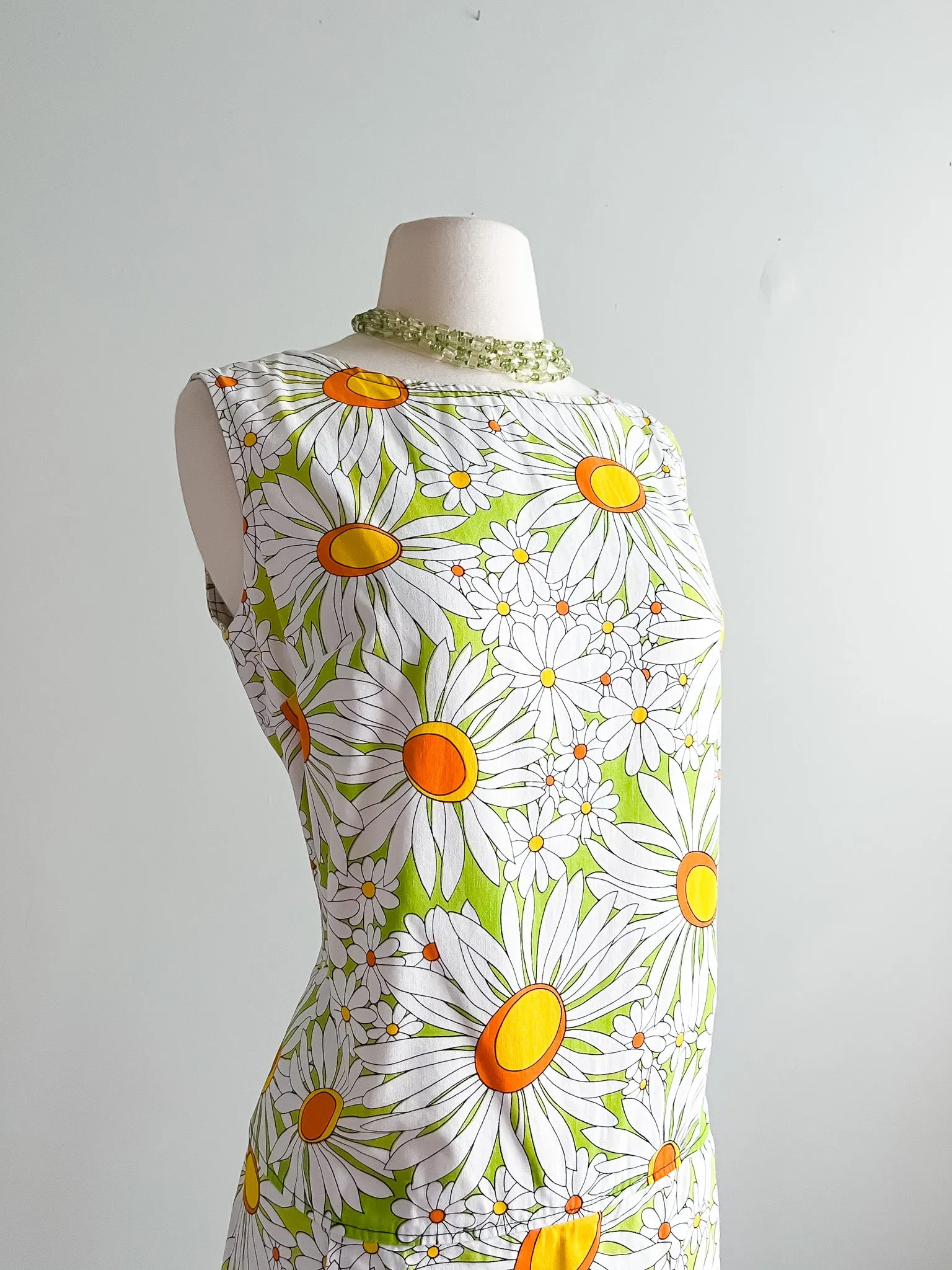 Amazing Daisy Print 1960's Mod Romper Dress / Sz L