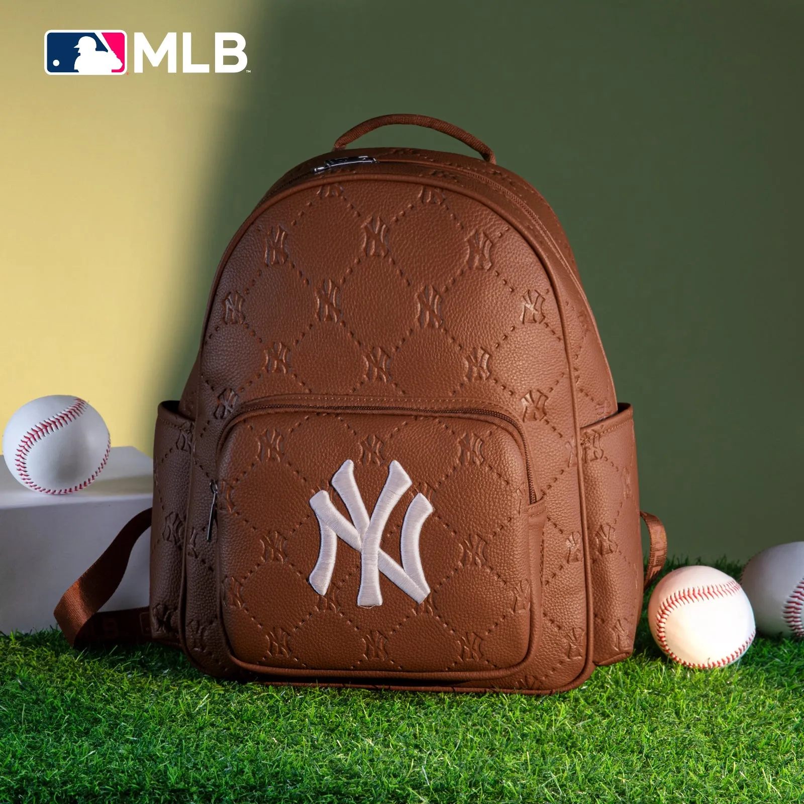 MLB-NY32-003  MLB  New York Yankees  Team Backpack